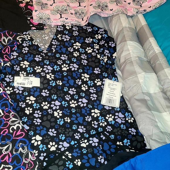 New Scrubs - Picture 3 of 7